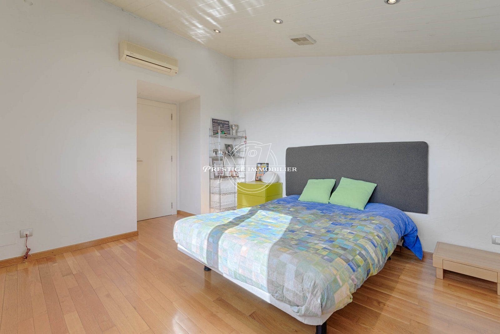 Chalet de 5 habitaciones en La Jonquera en venta con piscina - 890.000 € (Ref: 9665388)