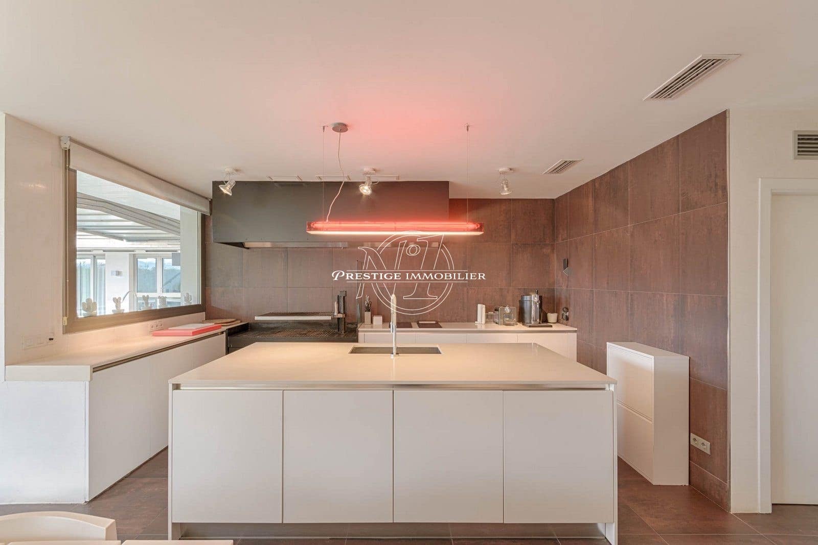 Chalet de 5 habitaciones en La Jonquera en venta con piscina - 890.000 € (Ref: 9665388)