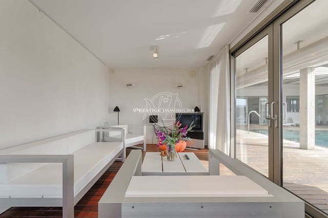 Chalet de 5 habitaciones en La Jonquera en venta con piscina - 890.000 € (Ref: 9665388)