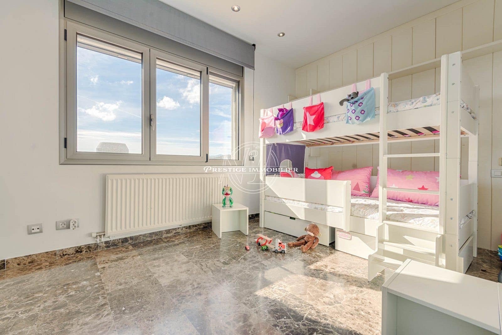 Chalet de 5 habitaciones en La Jonquera en venta con piscina - 890.000 € (Ref: 9665388)