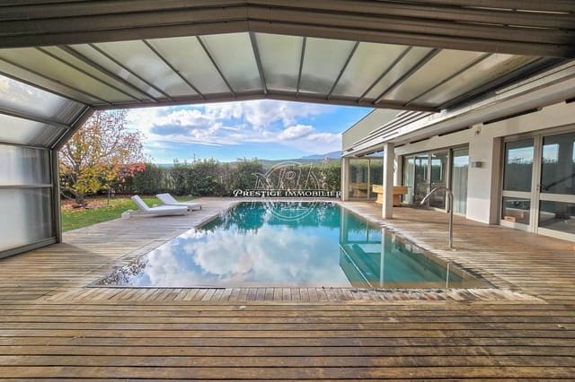 Chalet de 5 habitaciones en La Jonquera en venta con piscina - 890.000 € (Ref: 9665388)