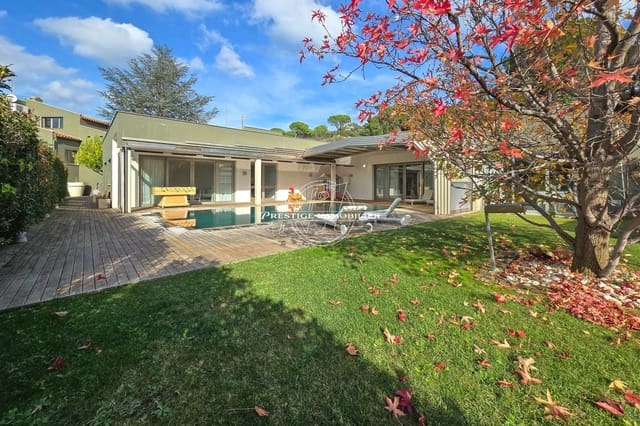 Chalet de 5 habitaciones en La Jonquera en venta con piscina - 890.000 € (Ref: 9665388)