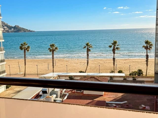 2 bedroom Apartment for sale in Roses - € 319,000 (Ref: 9677432)