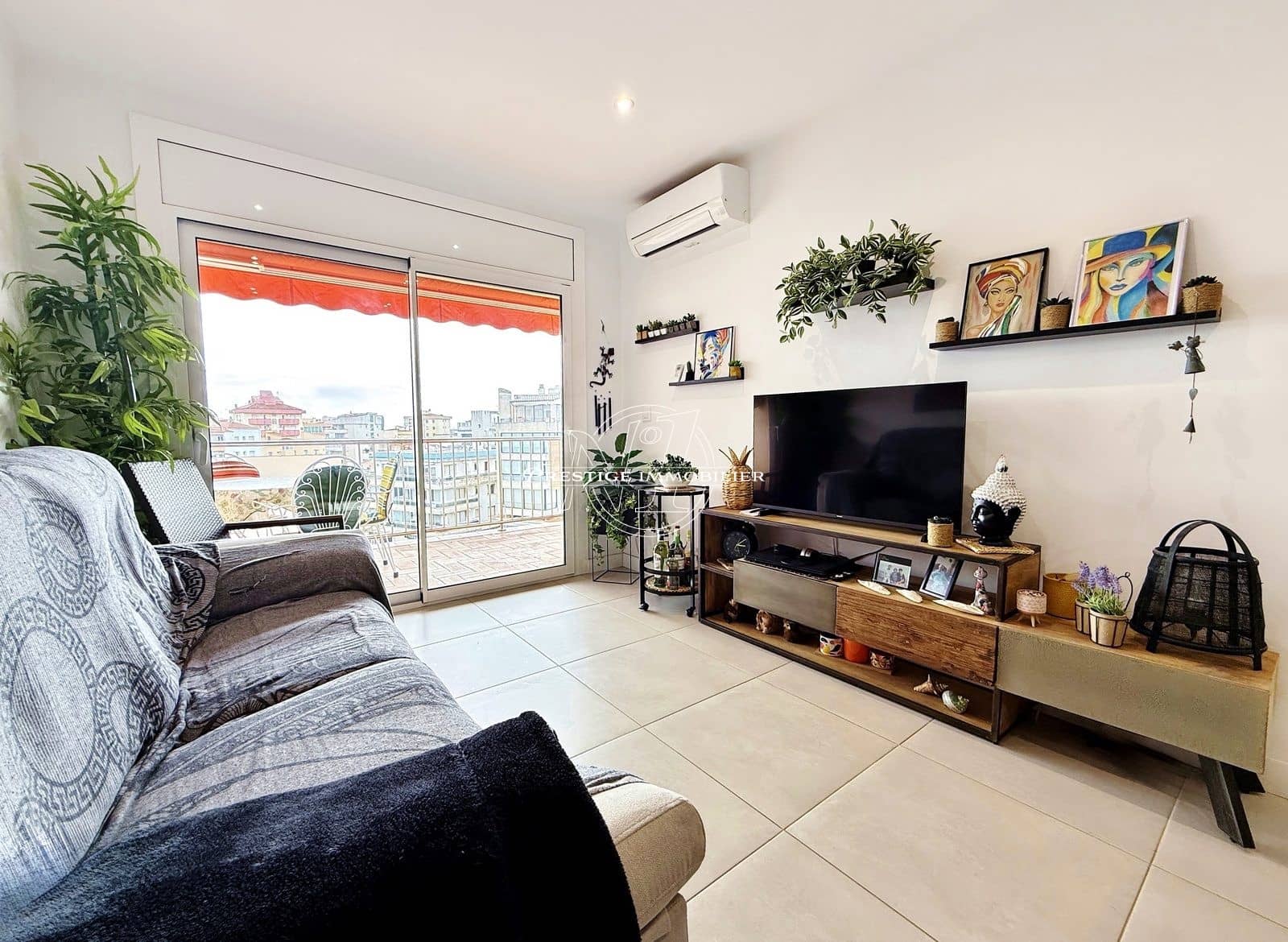 2 bedroom Apartment for sale in Roses - € 349,000 (Ref: 9681430)