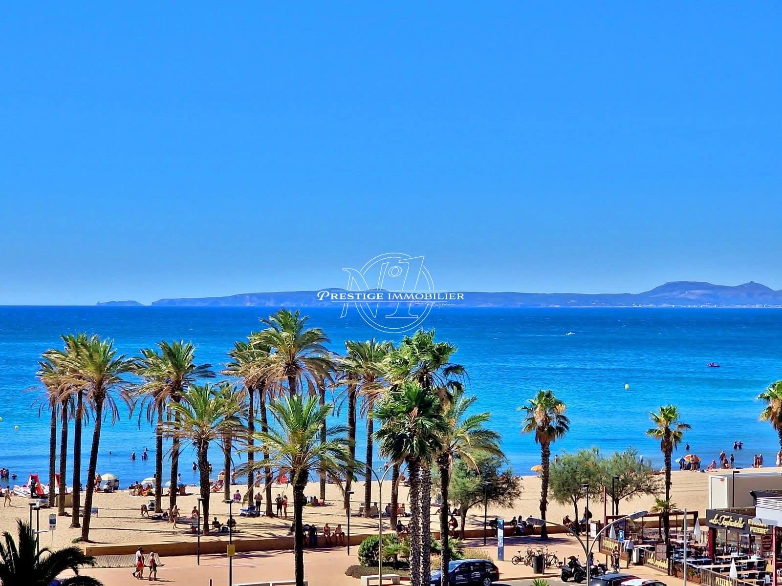 2 bedroom Apartment for sale in Roses - € 349,000 (Ref: 9681430)