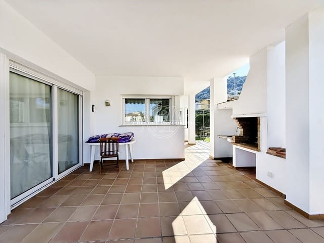 4 makuuhuone Huvila myytävänä paikassa Roses - 700 000 € (Ref: 9709057)