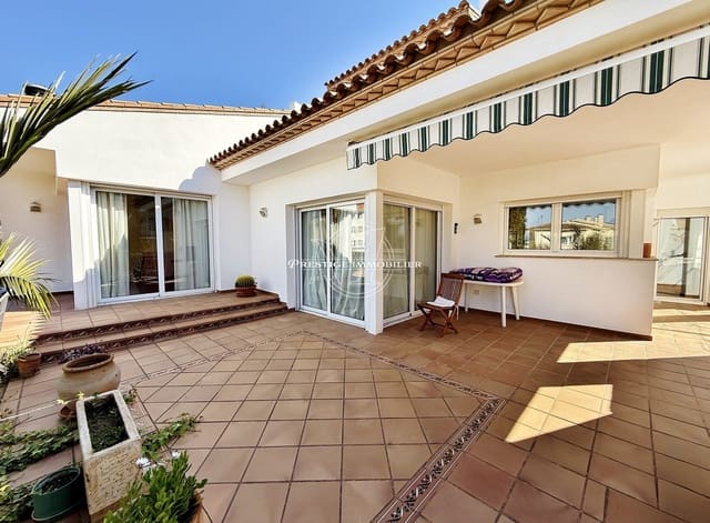 4 makuuhuone Huvila myytävänä paikassa Roses - 700 000 € (Ref: 9709057)