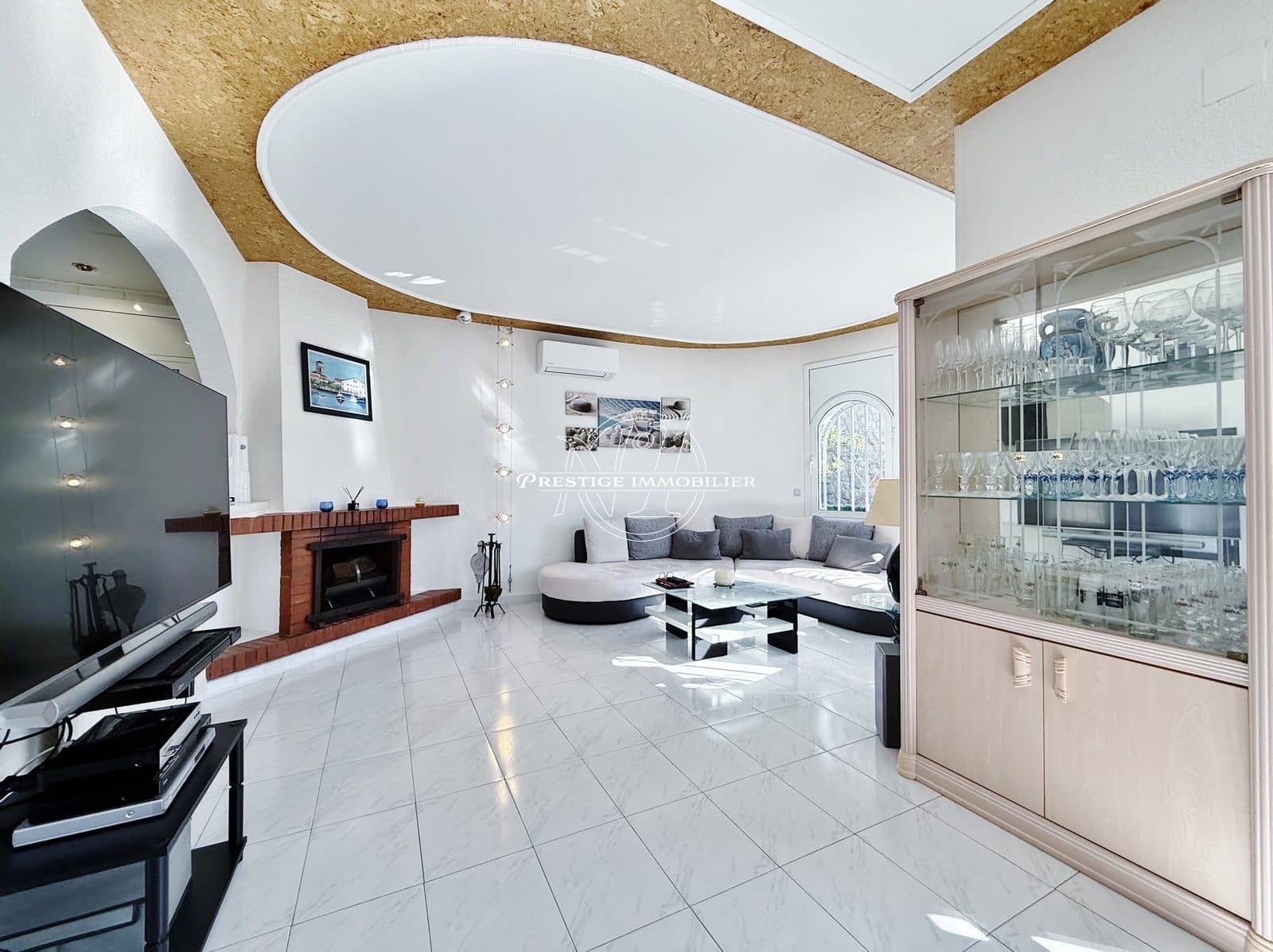 4 makuuhuone Huvila myytävänä paikassa Empuriabrava - 509 000 € (Ref: 9726535)