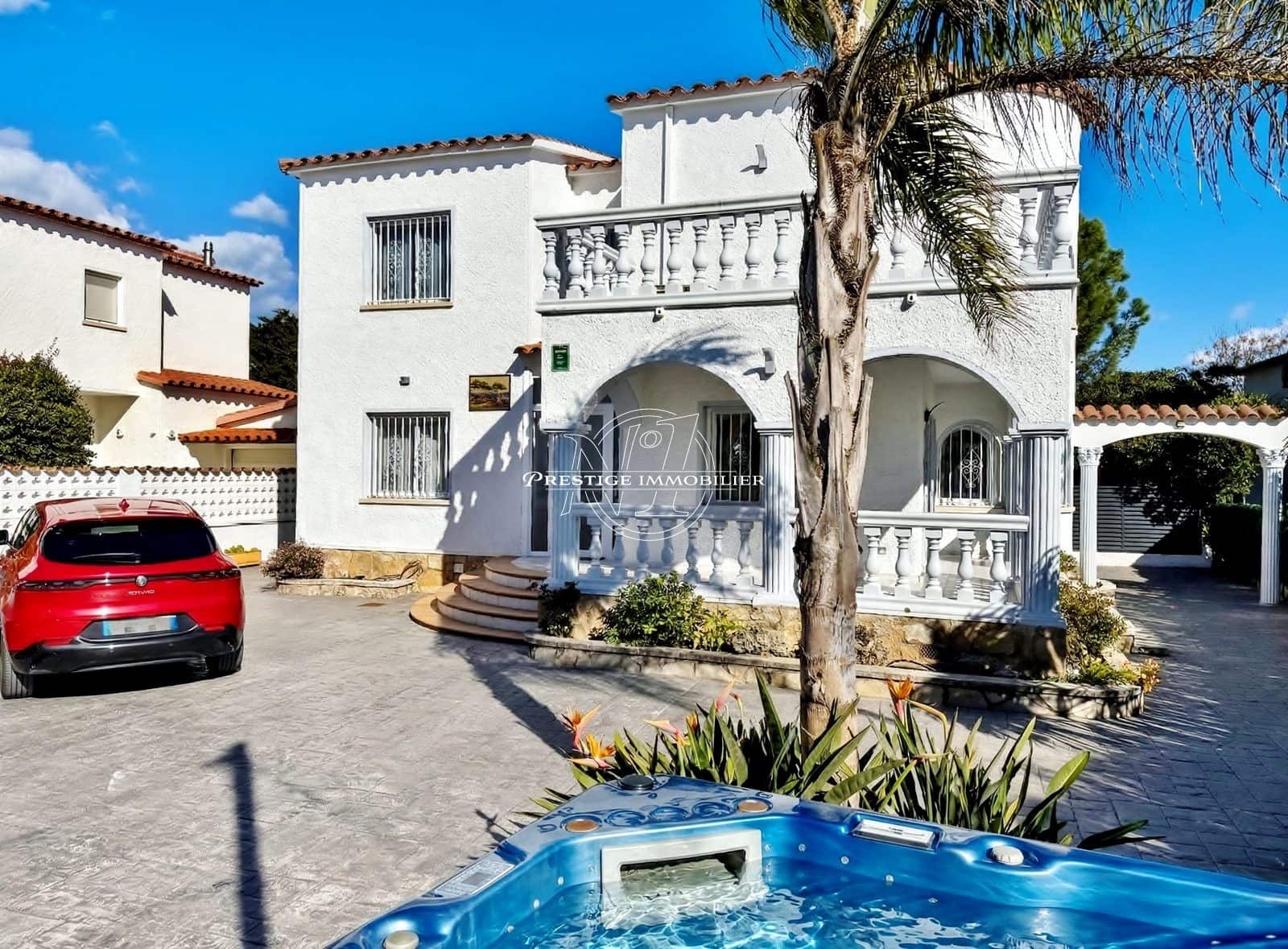 4 makuuhuone Huvila myytävänä paikassa Empuriabrava - 509 000 € (Ref: 9726535)