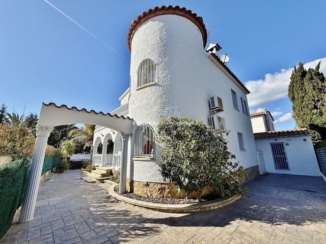 4 makuuhuone Huvila myytävänä paikassa Empuriabrava, Castelló d'Empúries - 509 000 € (Ref: 9726535)