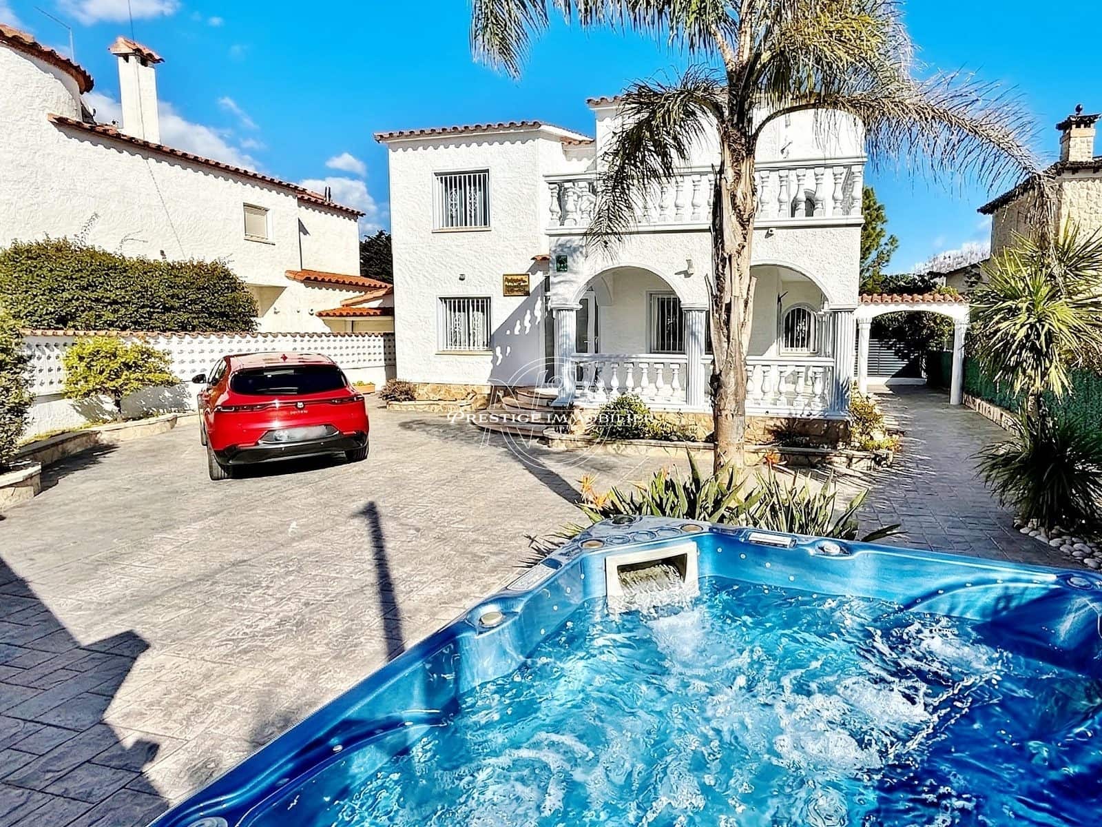 4 makuuhuone Huvila myytävänä paikassa Empuriabrava - 509 000 € (Ref: 9726535)