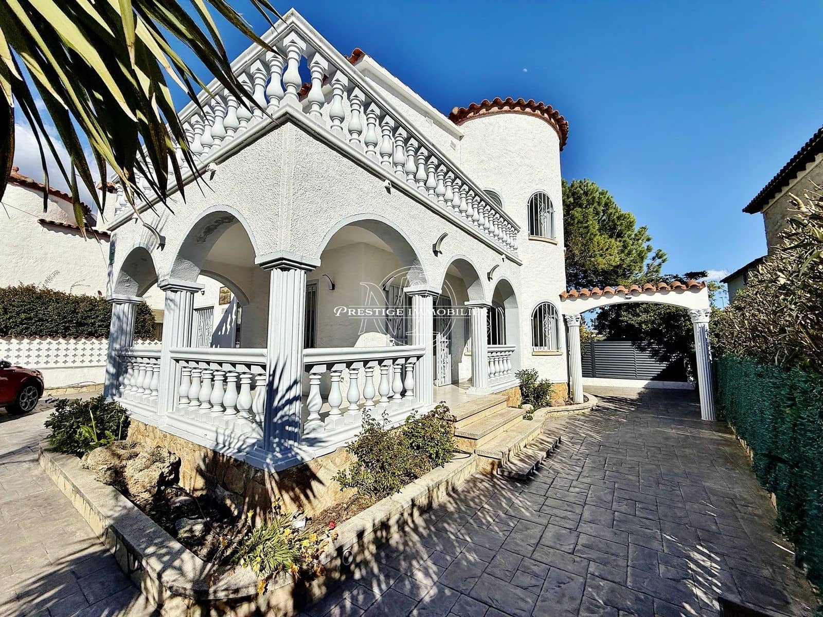 4 makuuhuone Huvila myytävänä paikassa Empuriabrava - 509 000 € (Ref: 9726535)