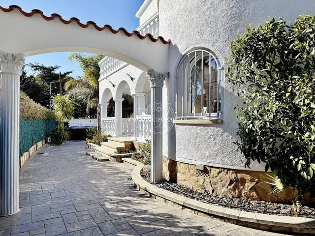 4 makuuhuone Huvila myytävänä paikassa Empuriabrava, Castelló d'Empúries - 509 000 € (Ref: 9726535)