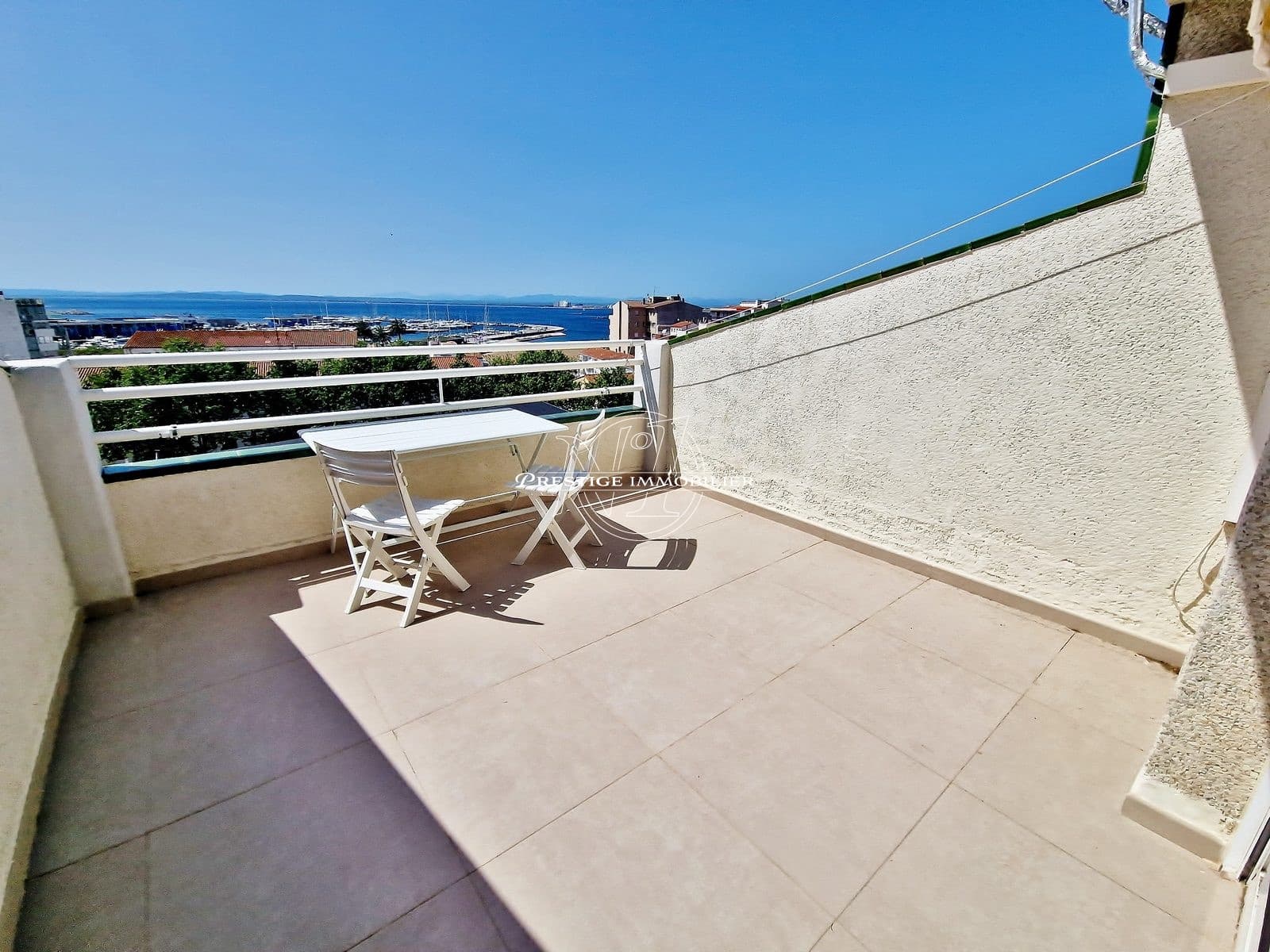 2 bedroom Apartment for sale in Roses - € 378,000 (Ref: 9732060)