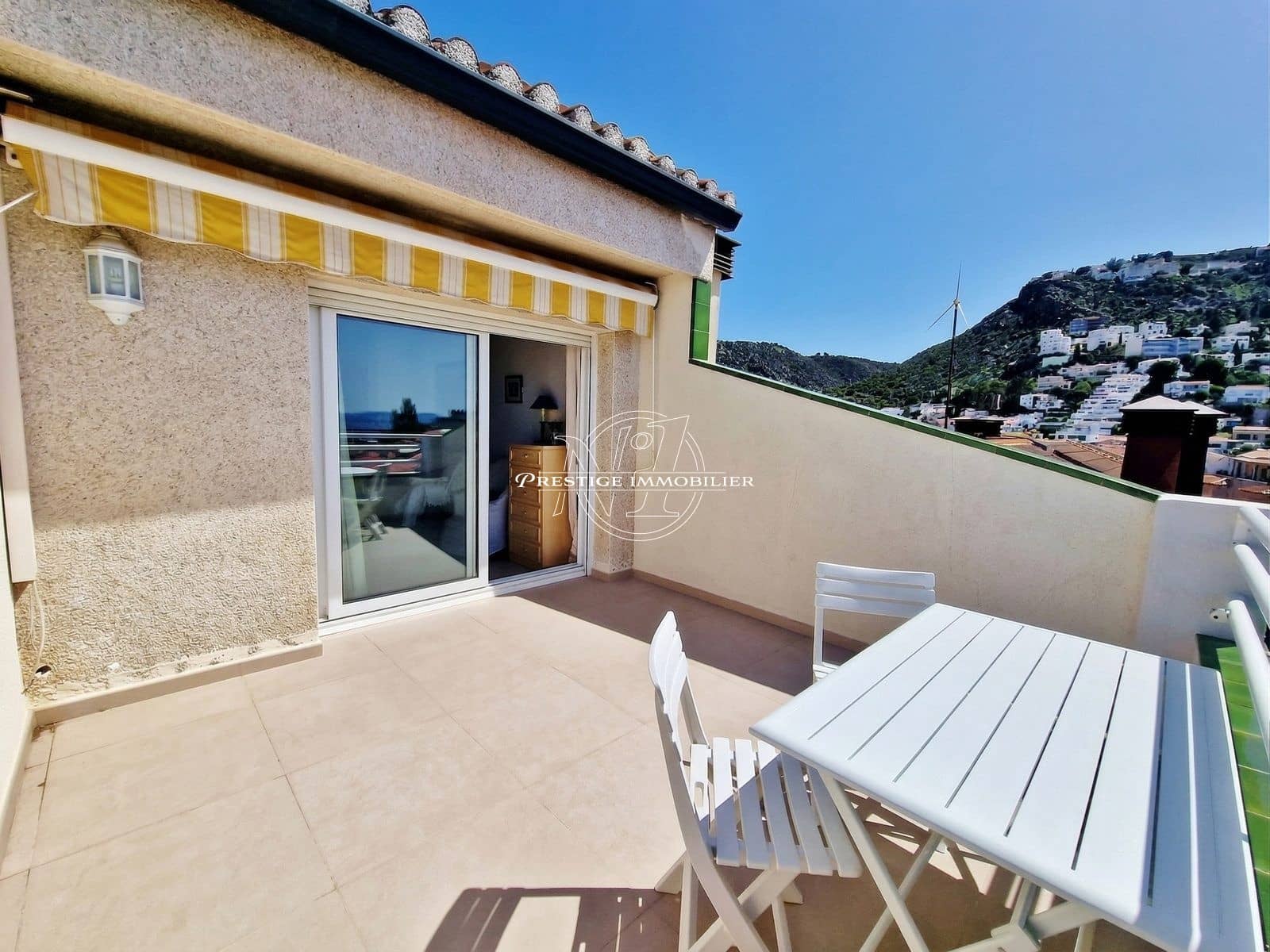 2 bedroom Apartment for sale in Roses - € 378,000 (Ref: 9732060)