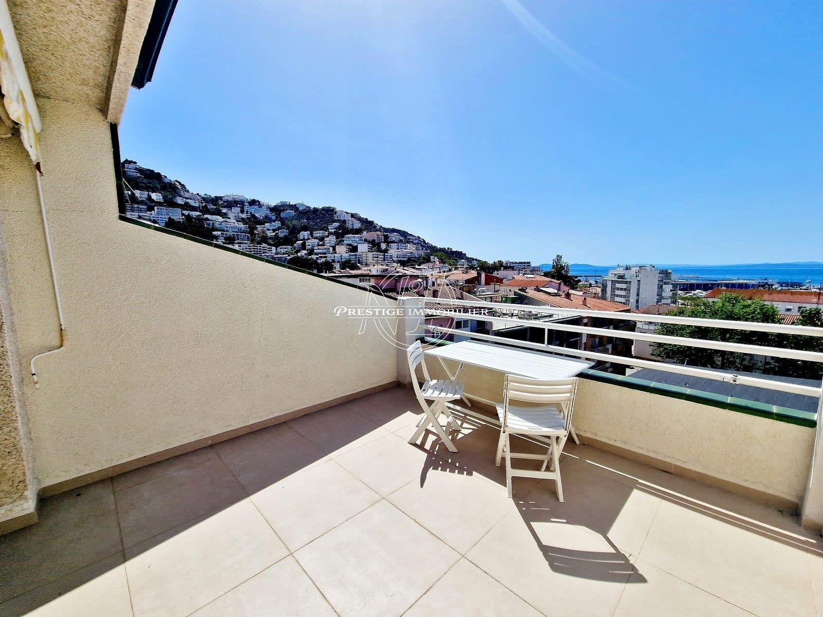 2 bedroom Apartment for sale in Roses - € 378,000 (Ref: 9732060)