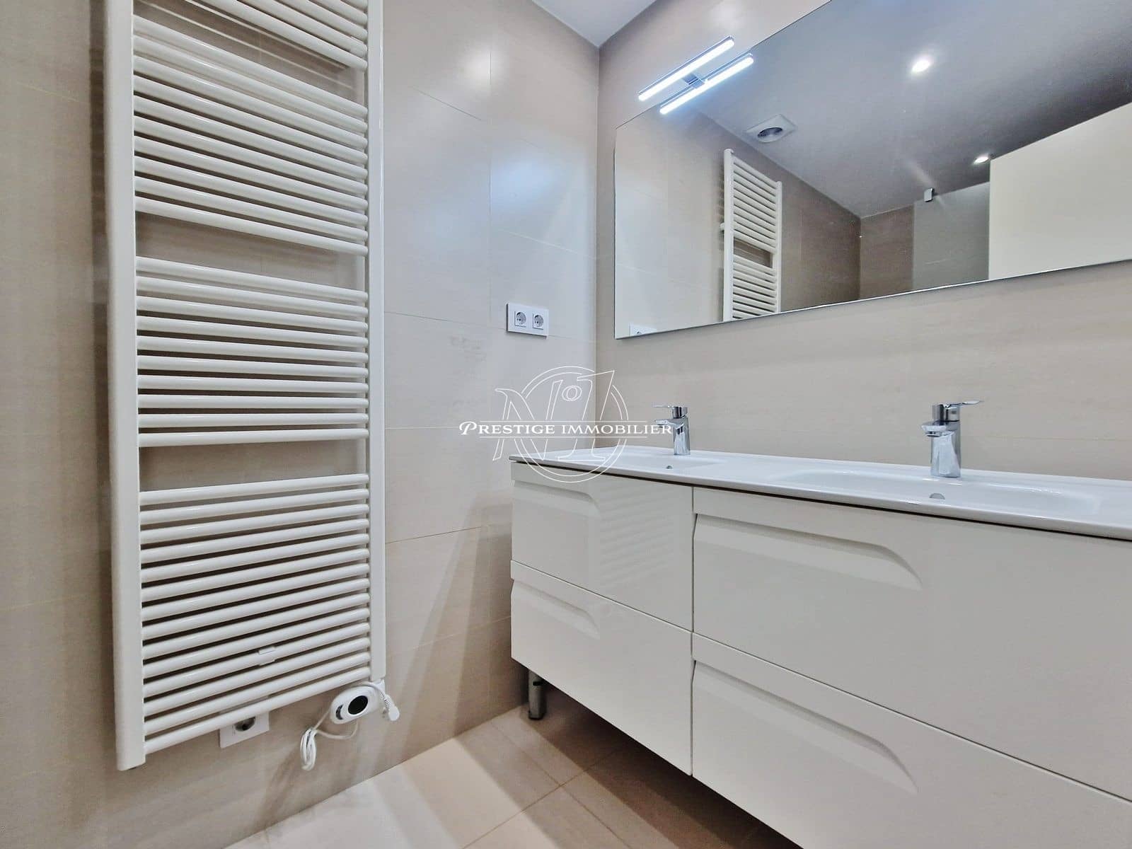 2 bedroom Apartment for sale in Roses - € 378,000 (Ref: 9732060)