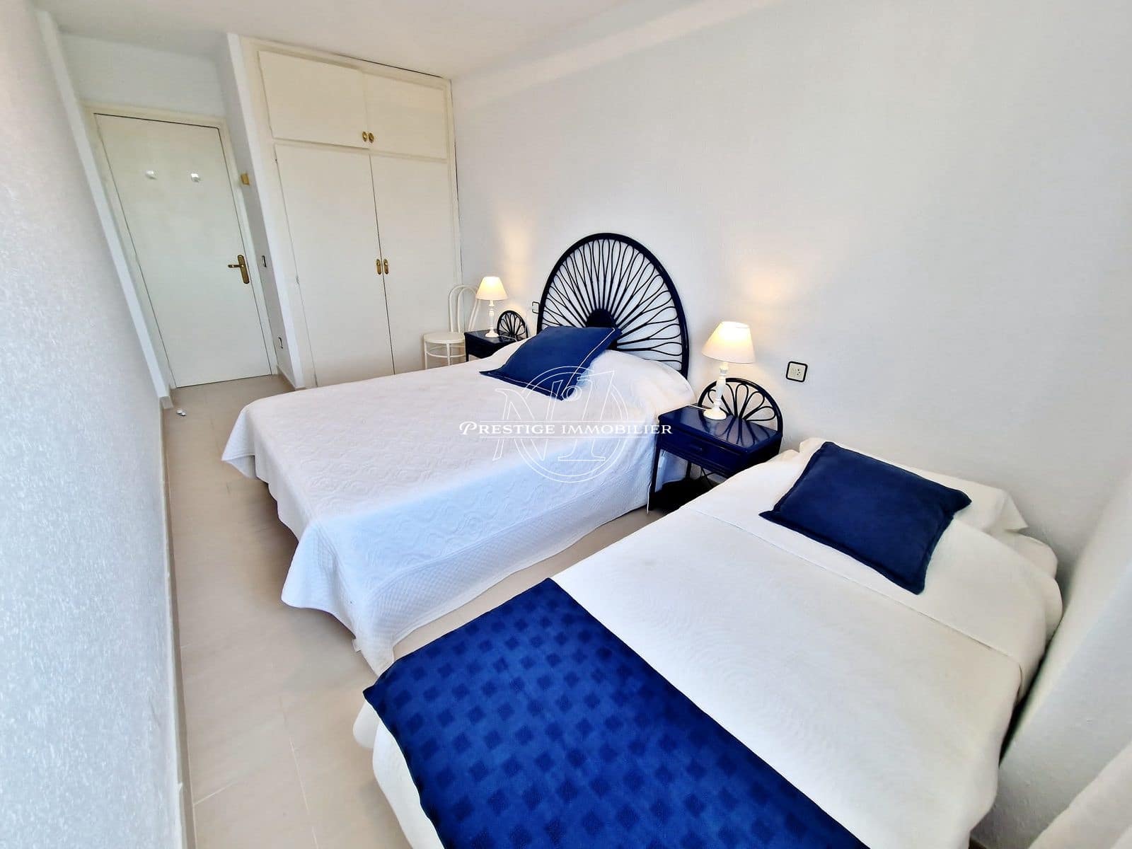 2 bedroom Apartment for sale in Roses - € 378,000 (Ref: 9732060)