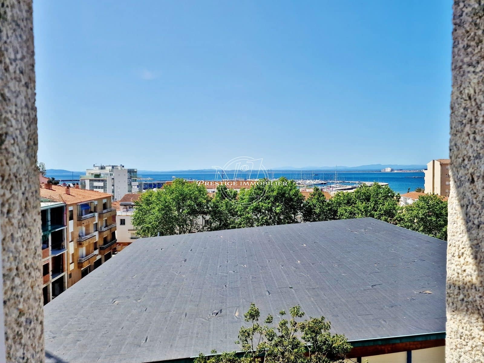 2 bedroom Apartment for sale in Roses - € 378,000 (Ref: 9732060)