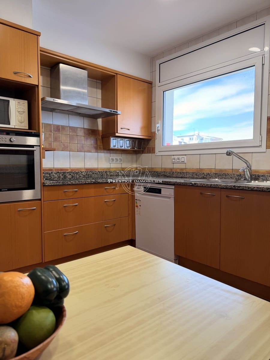 3 chambre Villa/Maison à vendre à Llanca avec piscine - 690 000 € (Ref: 9753567)