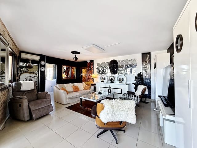 3 slaapkamer Appartement te koop in Roses - € 560.000 (Ref: 9758728)