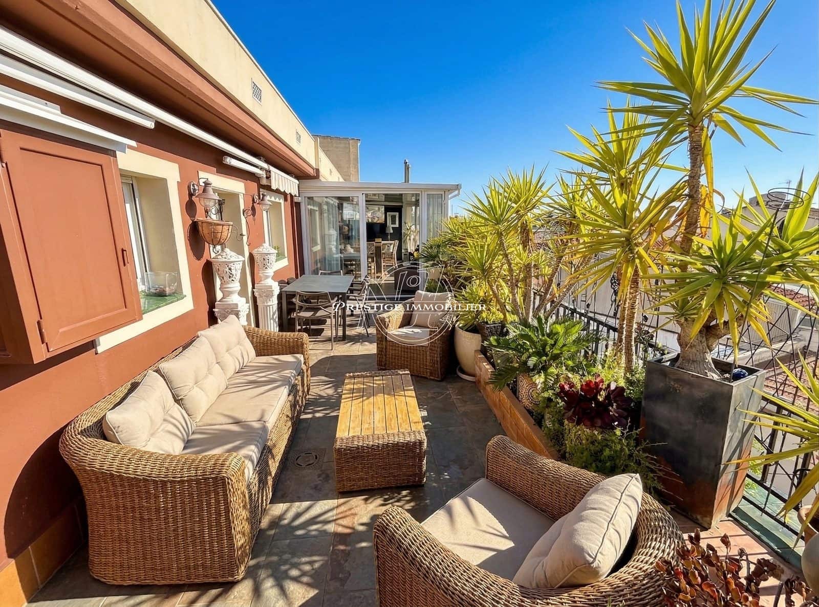 3 slaapkamer Appartement te koop in Roses - € 560.000 (Ref: 9758728)