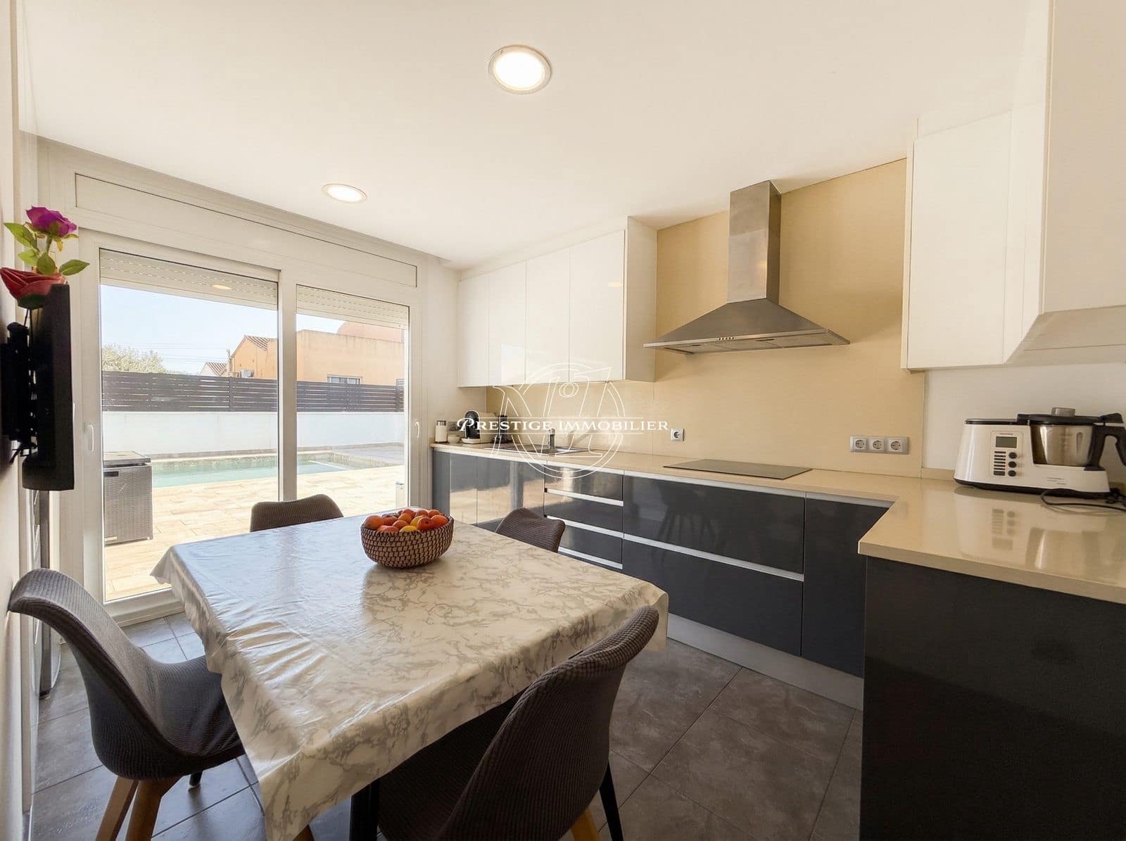 4 camera da letto Villa in vendita in Empuriabrava con piscina - 409.000 € (Rif: 9772437)