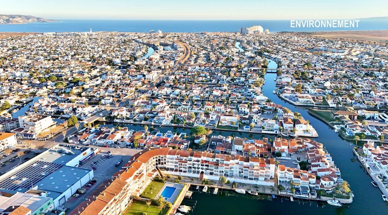 4 camera da letto Villa in vendita in Empuriabrava con piscina - 409.000 € (Rif: 9772437)