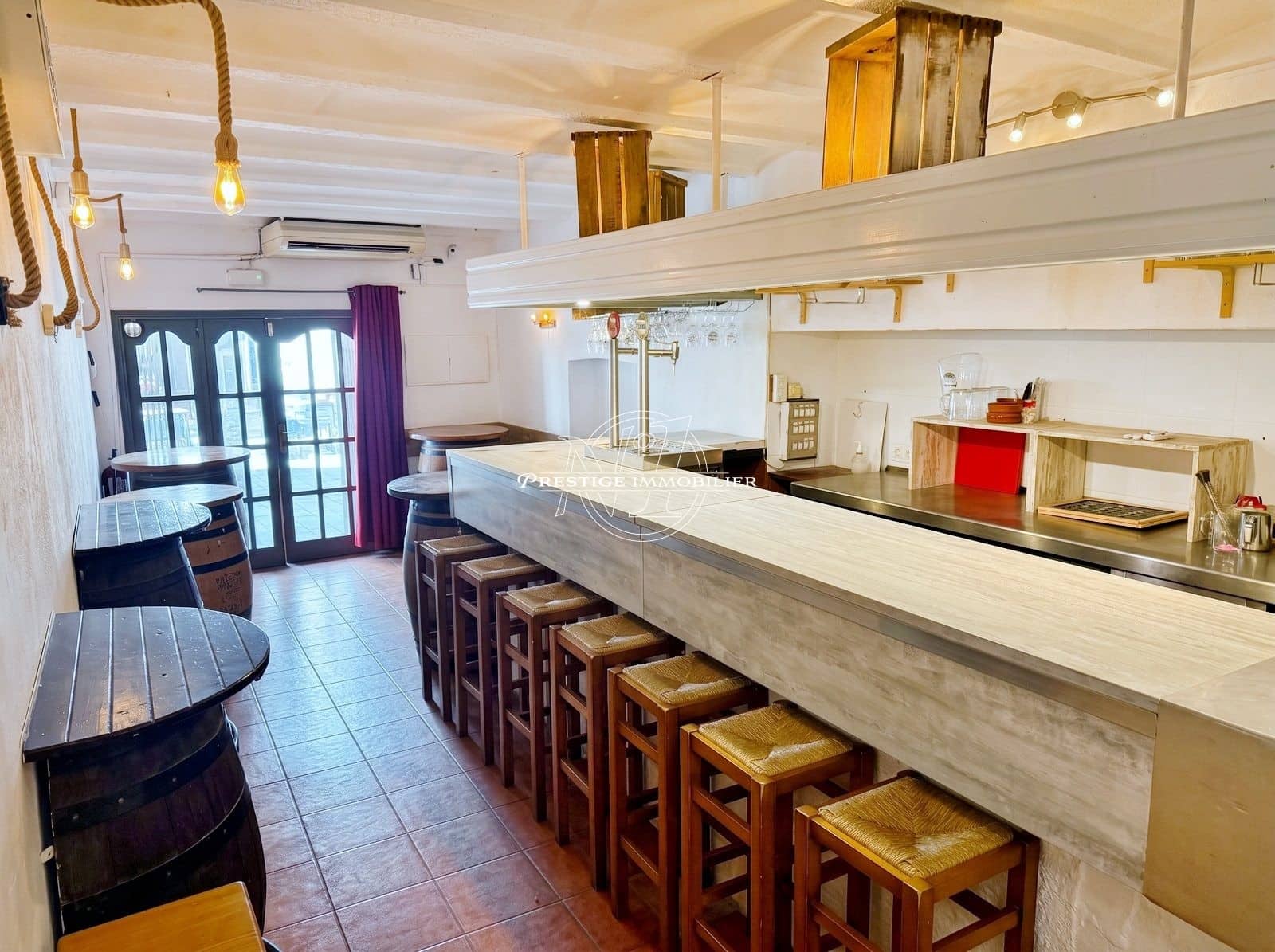 1 chambre Local Commercial à vendre à Roses - 190 000 € (Ref: 9780315)