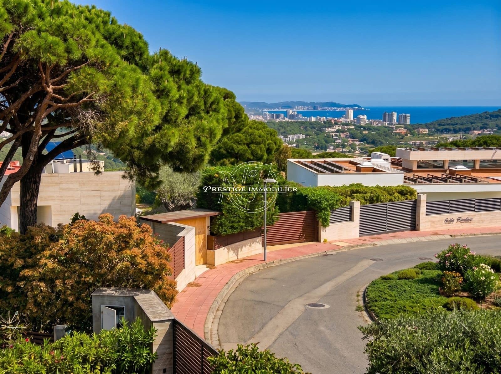 6 bedroom Villa for sale in Sant Feliu de Guixols with pool - € 2,700,000 (Ref: 9810818)