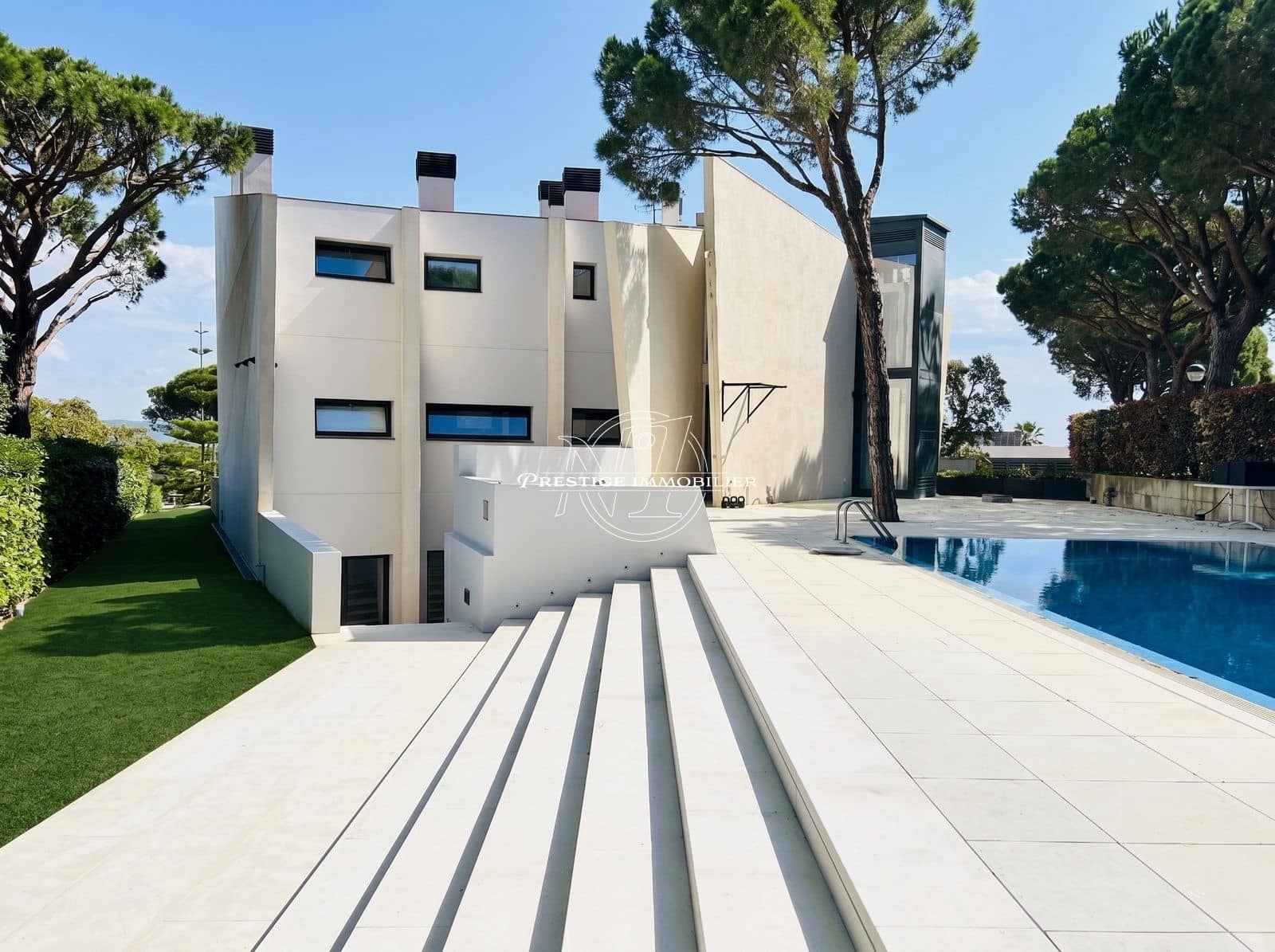 6 bedroom Villa for sale in Sant Feliu de Guixols with pool - € 2,700,000 (Ref: 9810818)