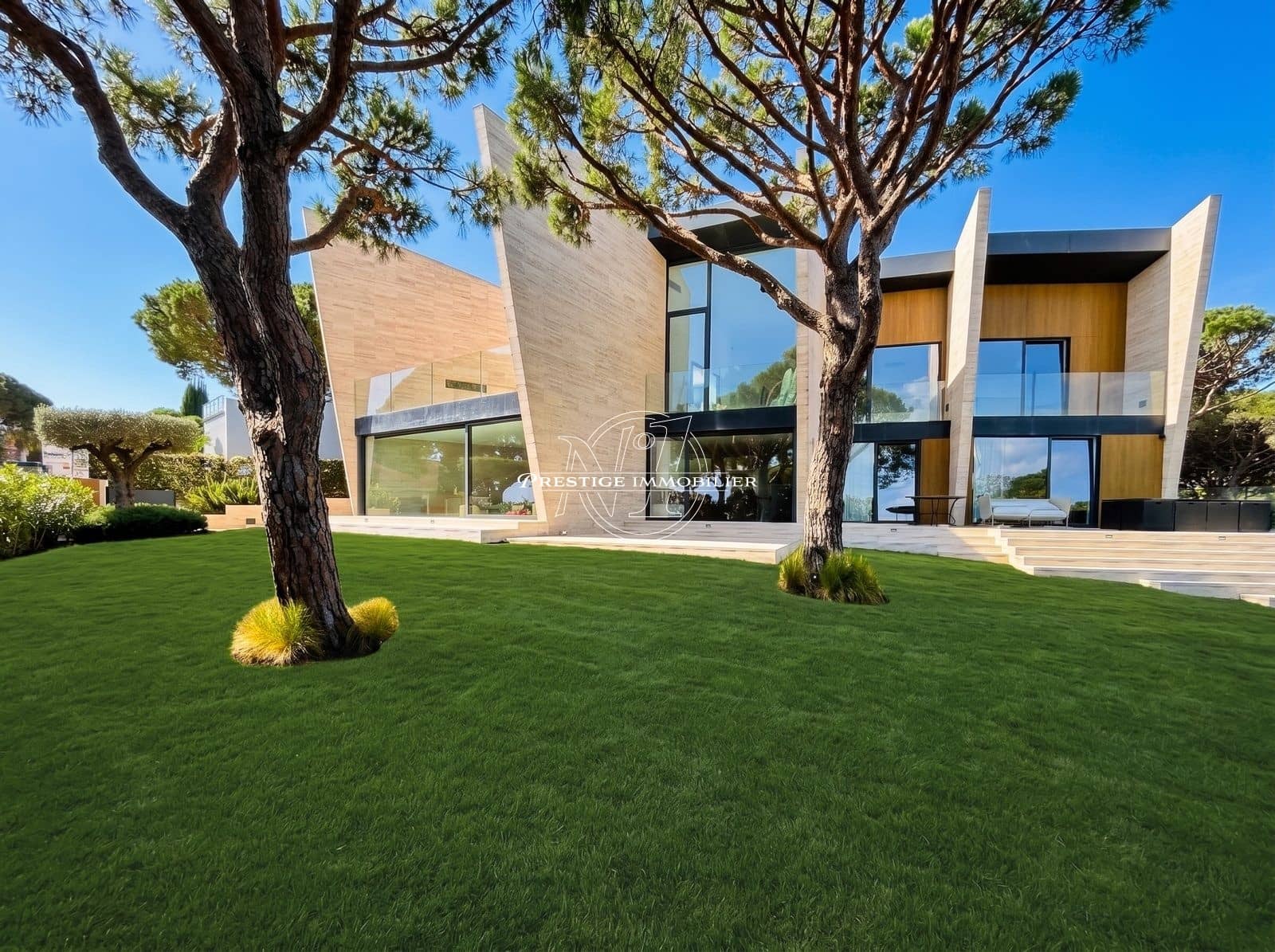 6 bedroom Villa for sale in Sant Feliu de Guixols with pool - € 2,700,000 (Ref: 9810818)