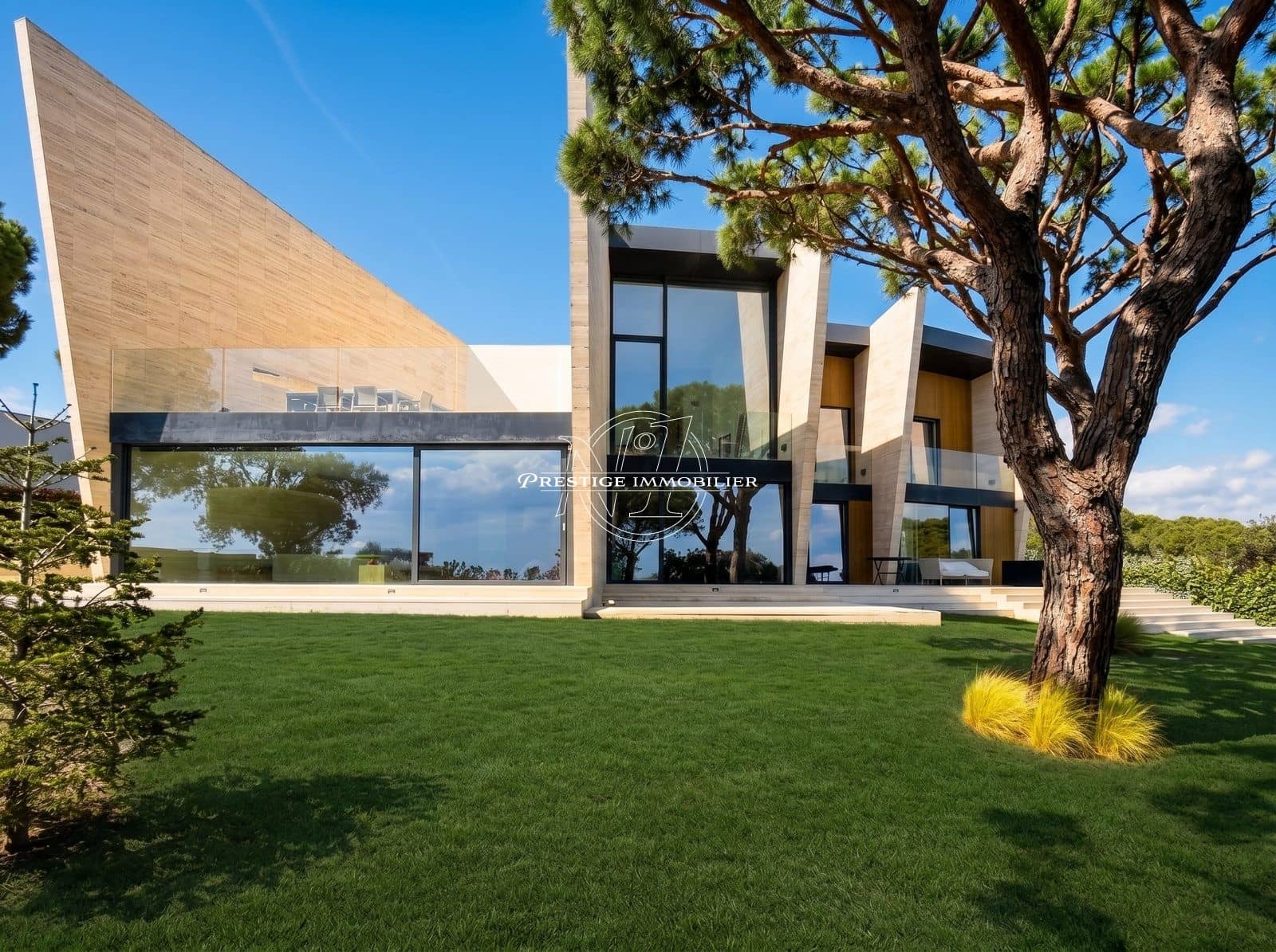6 bedroom Villa for sale in Sant Feliu de Guixols with pool - € 2,700,000 (Ref: 9810818)
