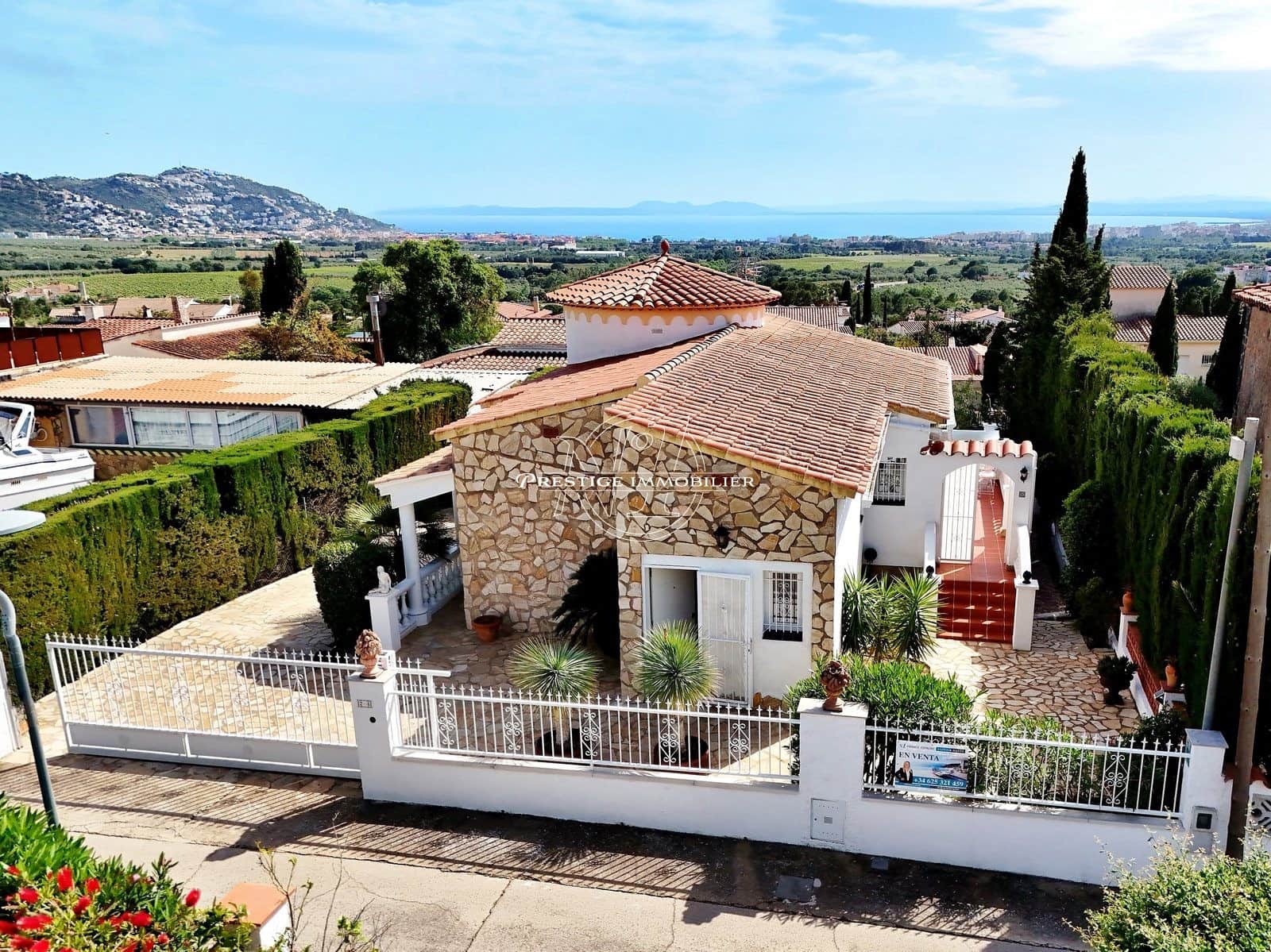 3 chambre Villa/Maison à vendre à Roses avec piscine - 495 000 € (Ref: 9811547)
