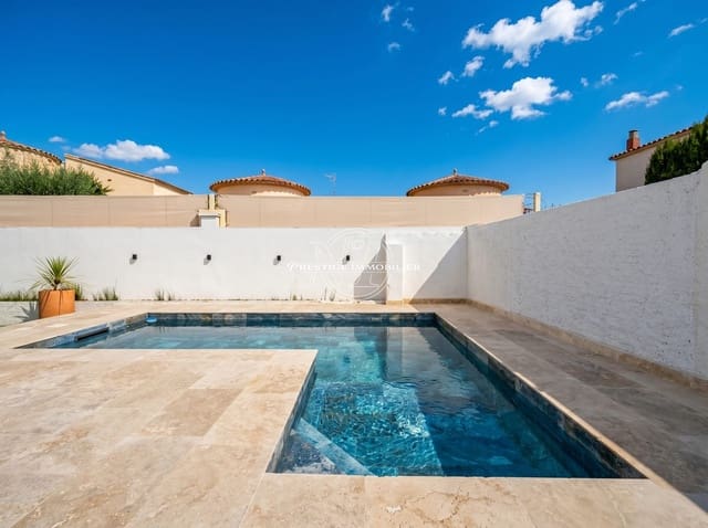 2 makuuhuone Huvila myytävänä paikassa Empuriabrava, Castelló d'Empúries mukana uima-altaan - 385 000 € (Ref: 9815749)