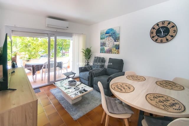 2 makuuhuone Huoneisto myytävänä paikassa Empuriabrava, Castelló d'Empúries mukana uima-altaan - 215 000 € (Ref: 9819323)