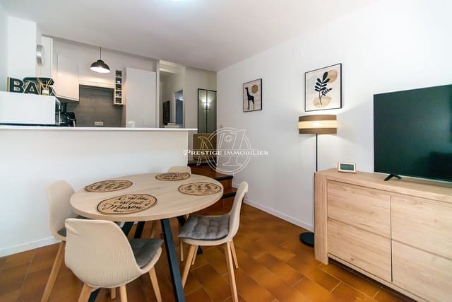 2 makuuhuone Huoneisto myytävänä paikassa Empuriabrava, Castelló d'Empúries mukana uima-altaan - 215 000 € (Ref: 9819323)