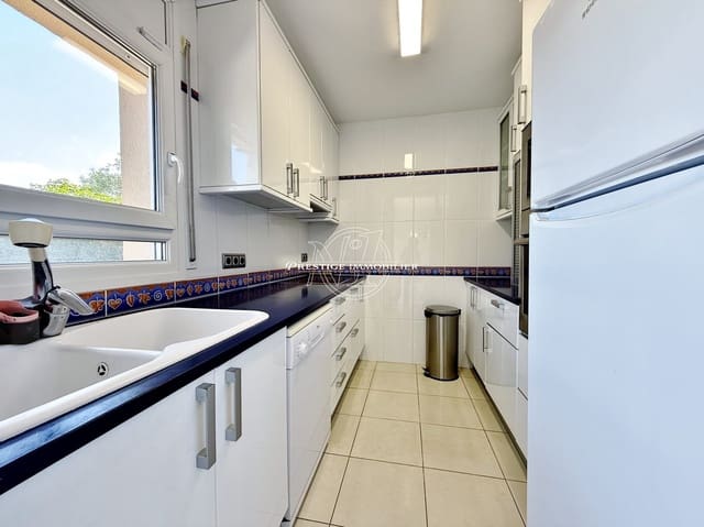 5 soveværelse Villa til salg i Roses med swimmingpool - € 477.000 (Ref: 9824025)