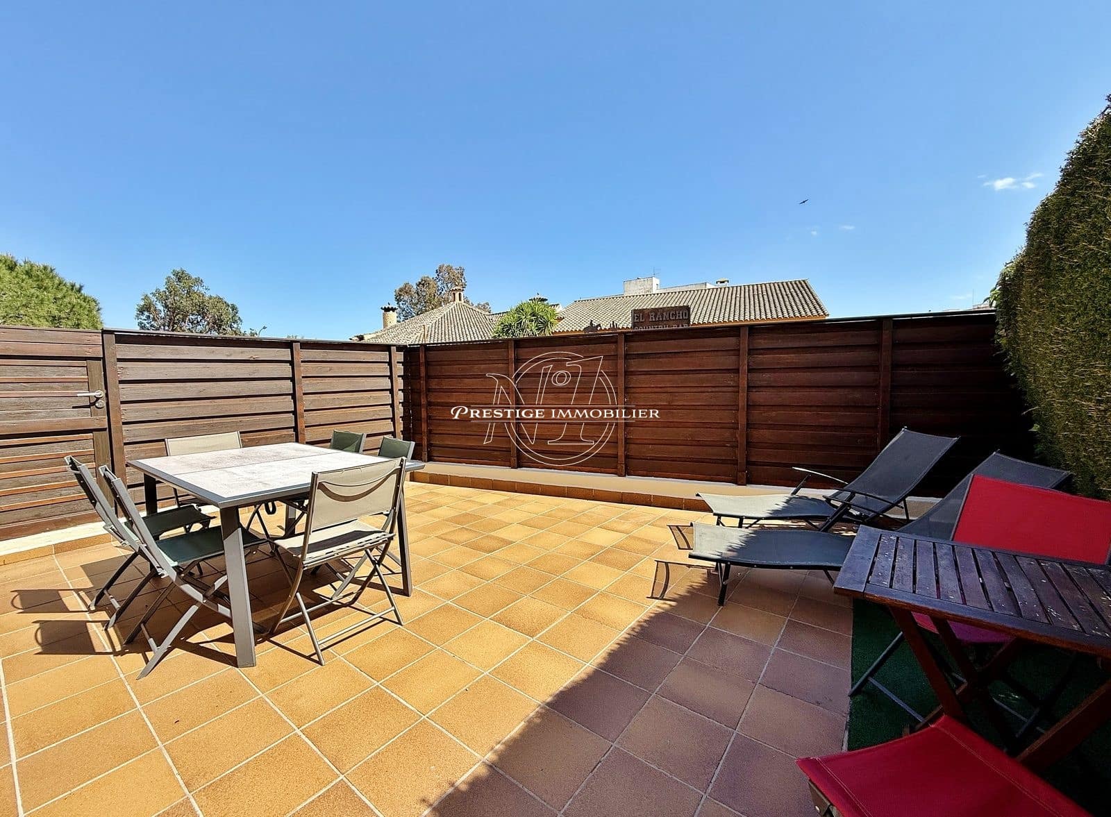 5 bedroom Villa for sale in Roses with pool - € 477,000 (Ref: 9824025)