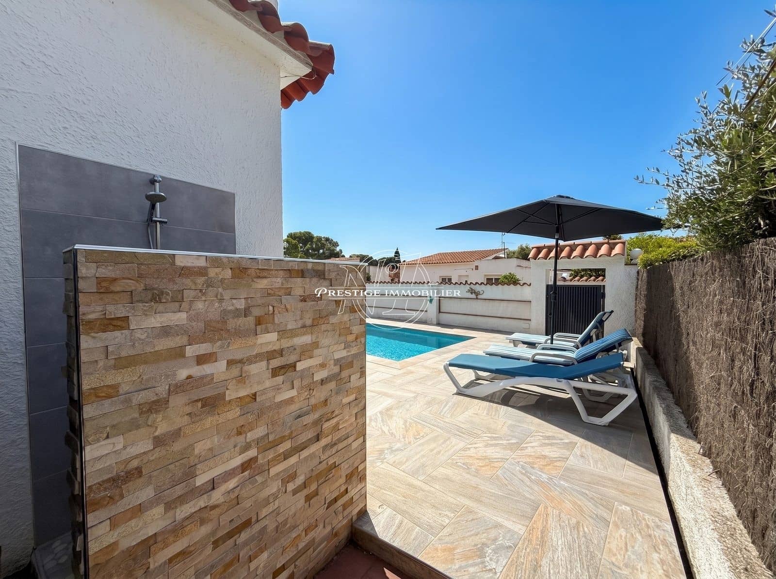 3 bedroom Villa for sale in Roses with pool - € 440,000 (Ref: 9826091)
