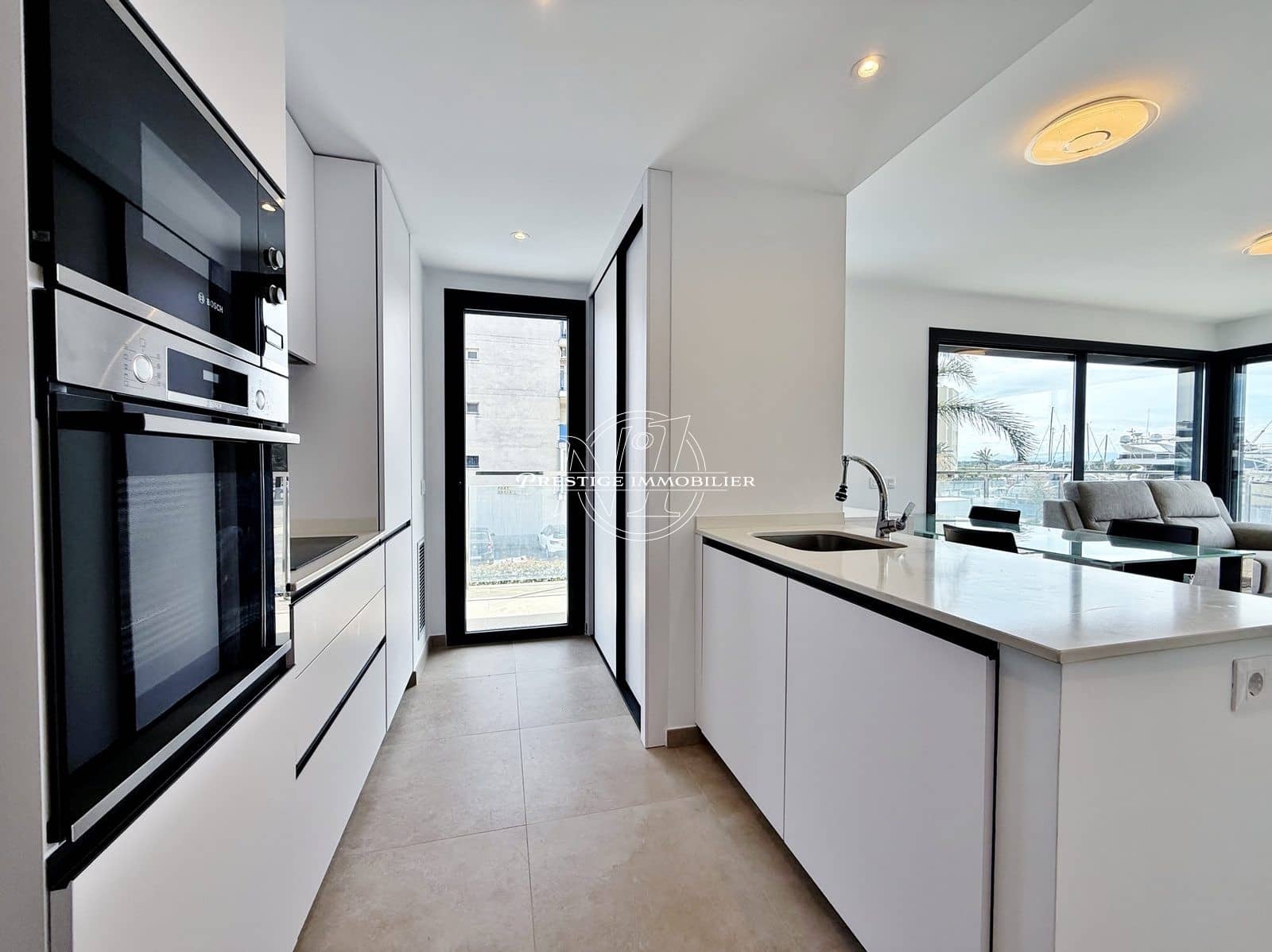 3 bedroom Apartment for sale in Roses with pool - € 349,000 (Ref: 9829051)
