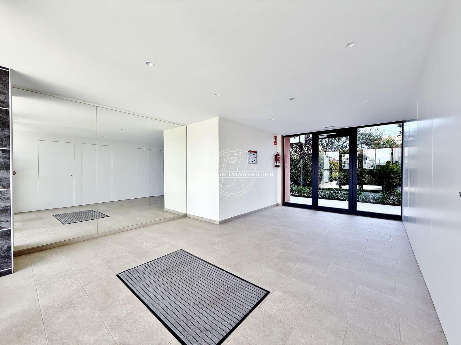 3 bedroom Apartment for sale in Roses with pool - € 349,000 (Ref: 9829051)