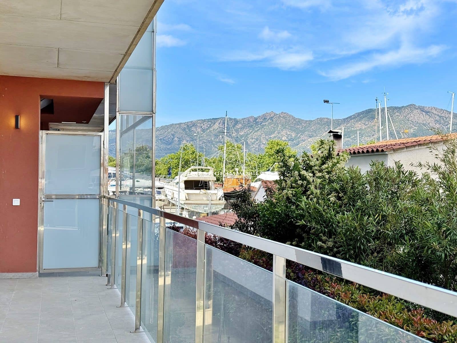 3 bedroom Apartment for sale in Roses with pool - € 349,000 (Ref: 9829051)