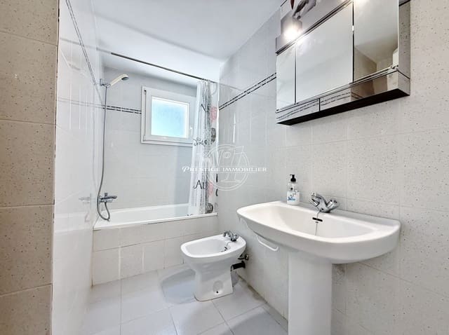 2 sypialnia Apartament na sprzedaż w Roses - 219 000 € (Ref: 9830368)