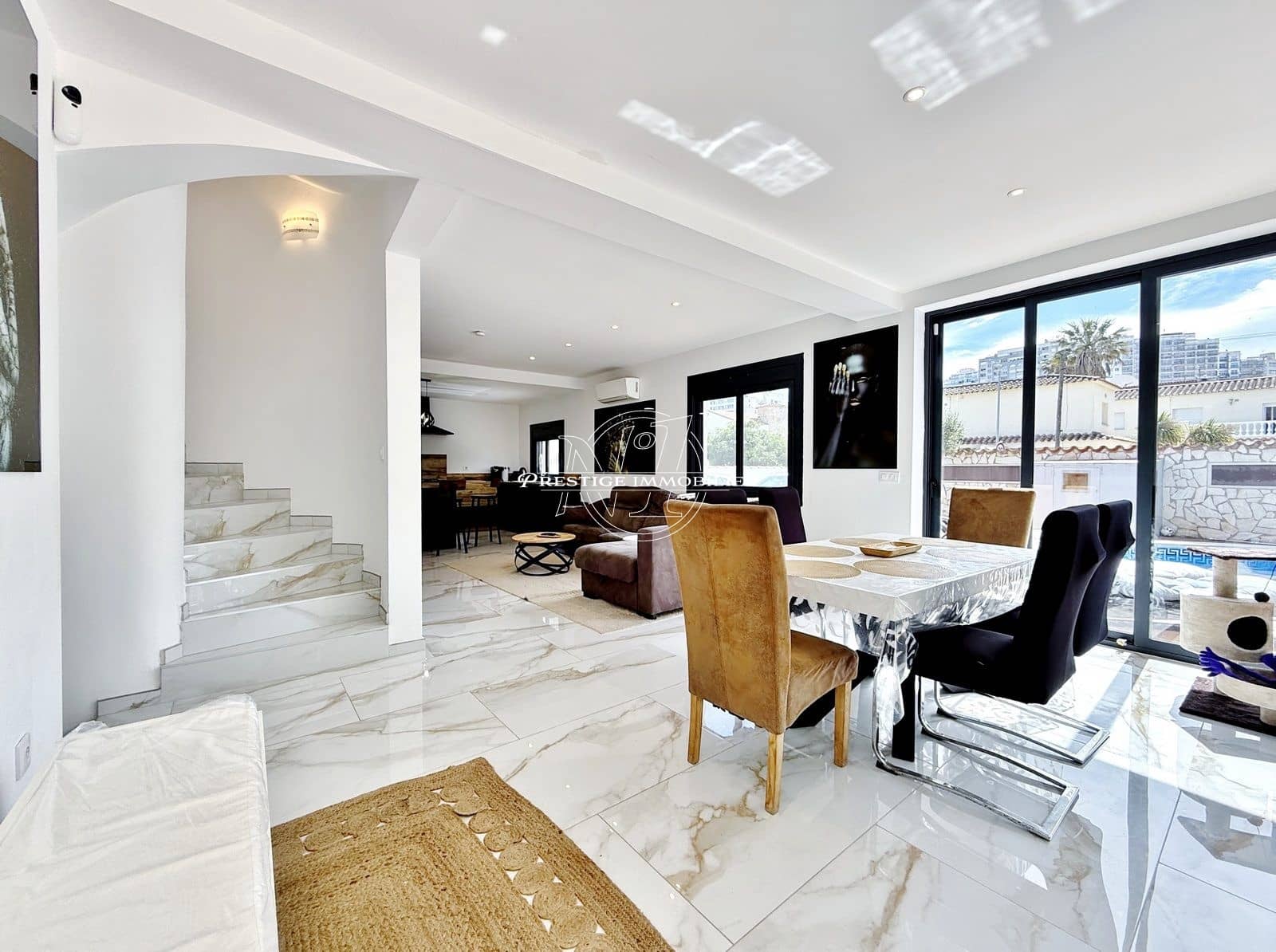 4 makuuhuone Huvila myytävänä paikassa Empuriabrava mukana uima-altaan - 595 000 € (Ref: 9832865)