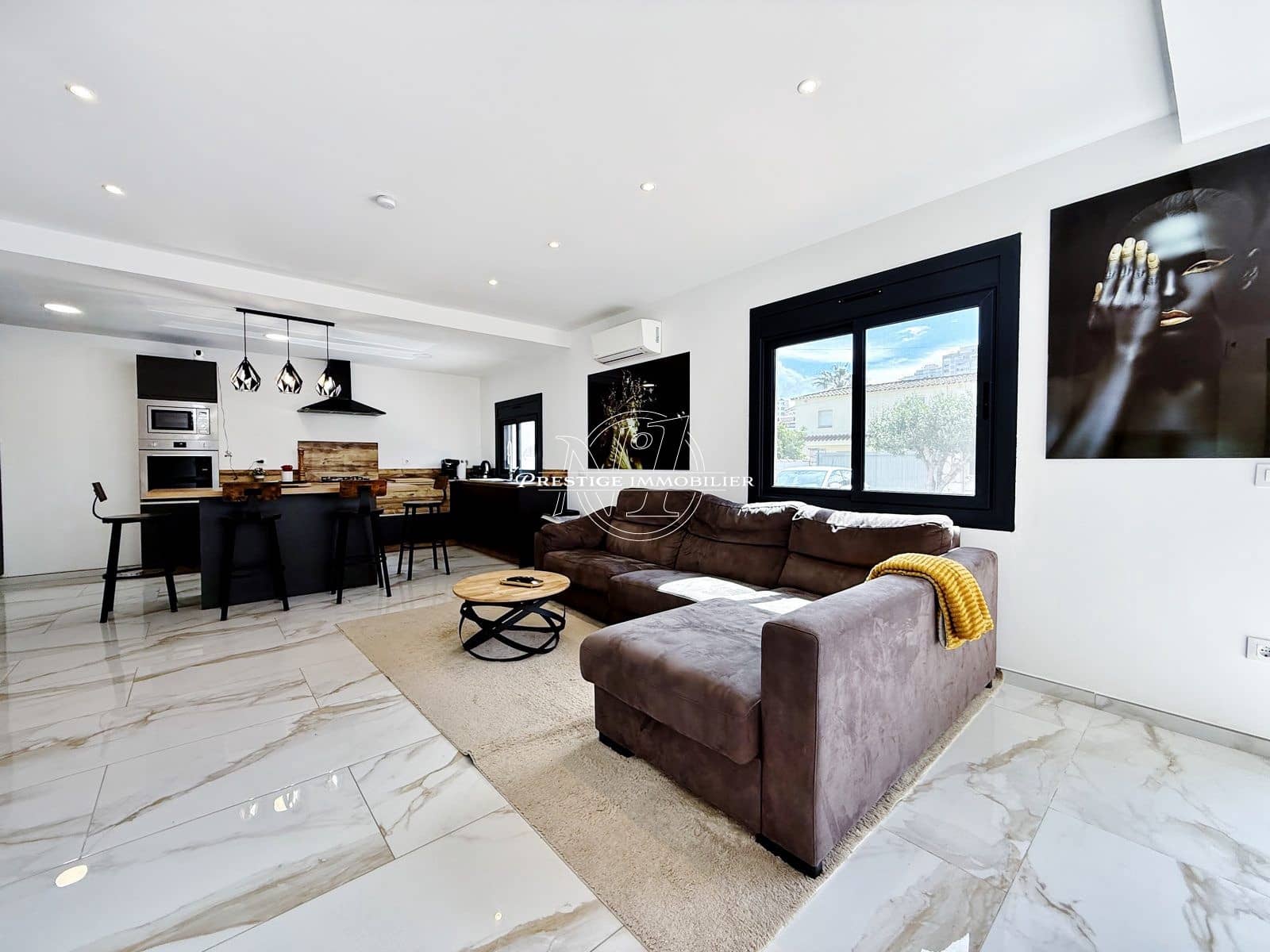 4 makuuhuone Huvila myytävänä paikassa Empuriabrava mukana uima-altaan - 595 000 € (Ref: 9832865)