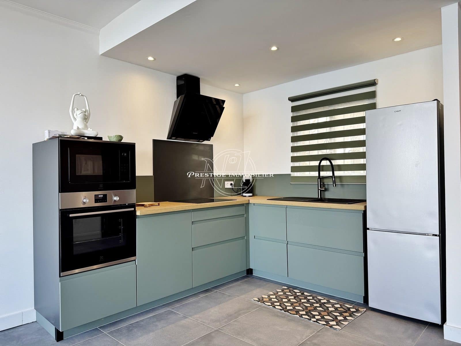 2 bedroom Apartment for sale in Roses - € 345,000 (Ref: 9834655)