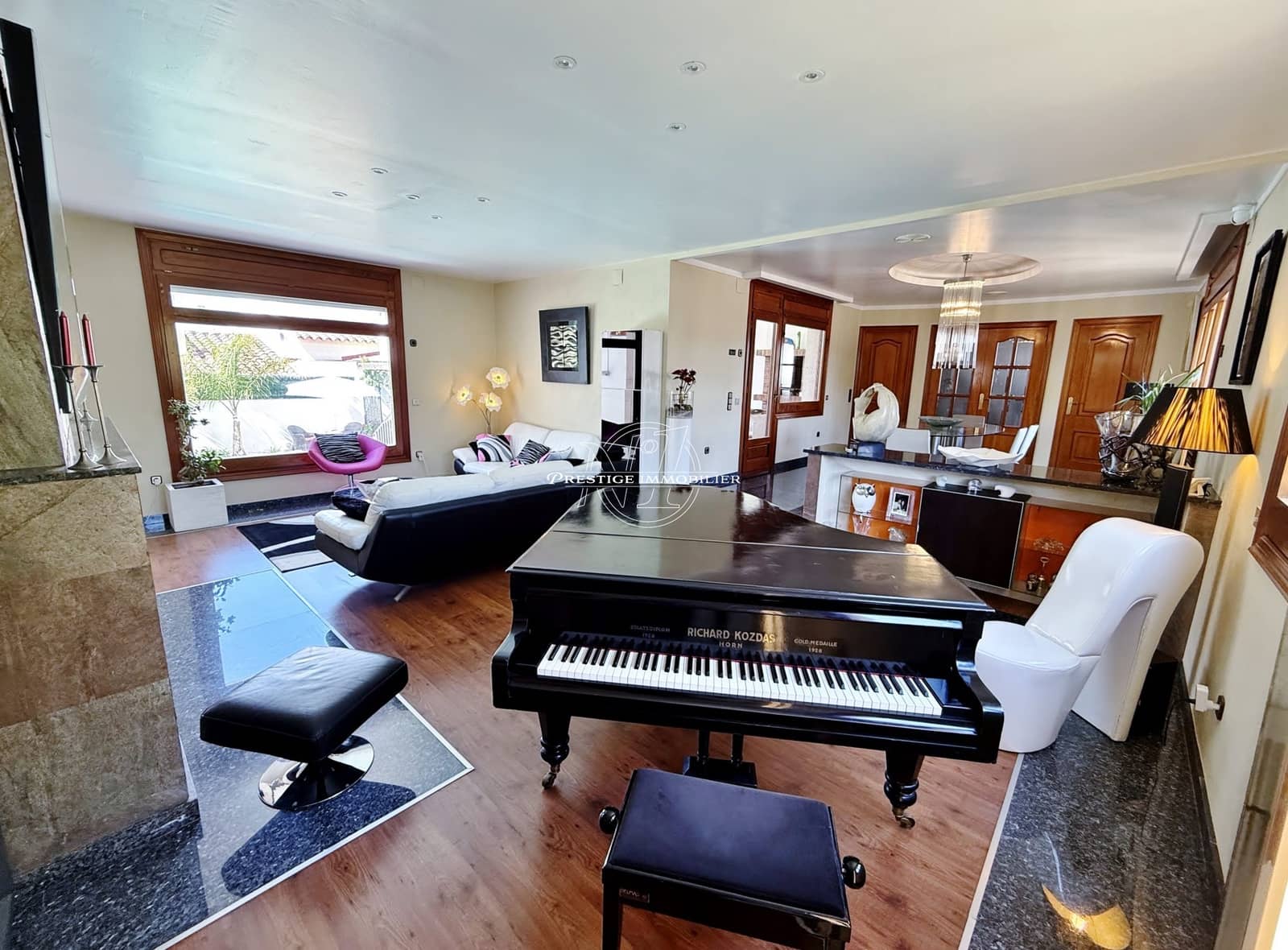 11 sypialnia Willa na sprzedaż w Empuriabrava z basenem - 1 090 000 € (Ref: 9856258)