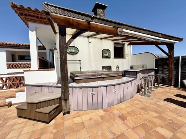 11 sypialnia Willa na sprzedaż w Empuriabrava, Castelló d'Empúries z basenem - 1 090 000 € (Ref: 9856258)