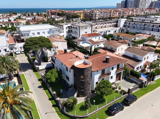 11 sypialnia Willa na sprzedaż w Empuriabrava, Castelló d'Empúries z basenem - 1 090 000 € (Ref: 9856258)